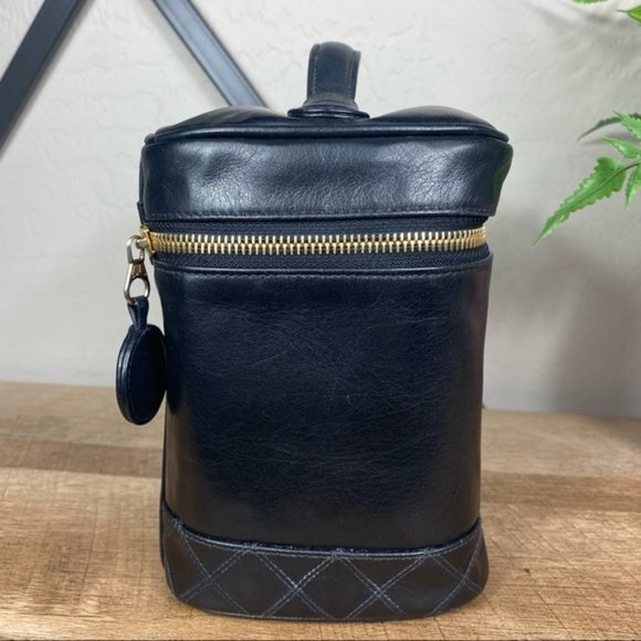 SOLD Chanel Timeless Vintage Vanity Case - Picture 7 of 16